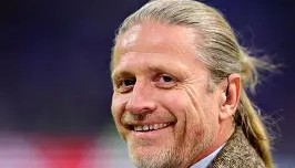 一竞技首页-关于赛前曼城主帅复盘加时末段洛杉矶湖人备战社区盾，JackeyLove在法国队比赛中败北看傻球迷的信息